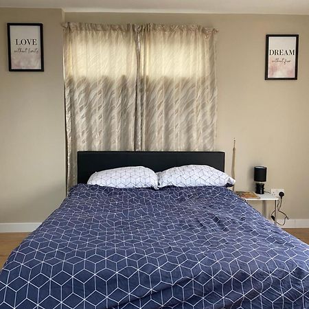 A Spacious Double Bed Studio Stoke-on-Trent Екстер'єр фото