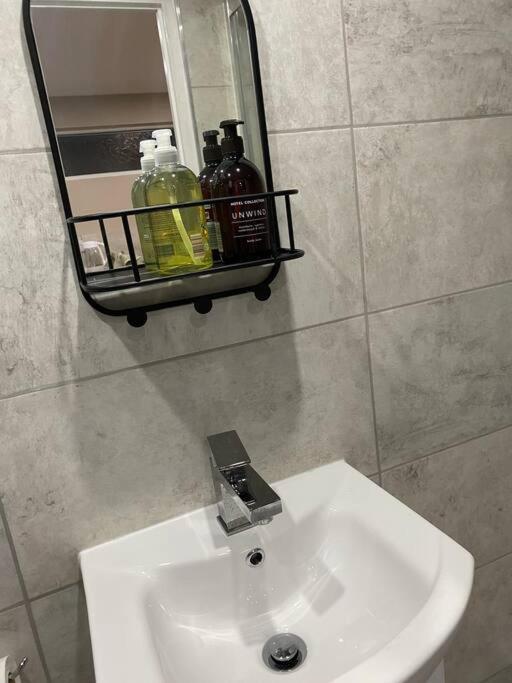 A Spacious Double Bed Studio Stoke-on-Trent Екстер'єр фото