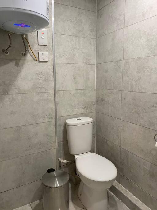 A Spacious Double Bed Studio Stoke-on-Trent Екстер'єр фото