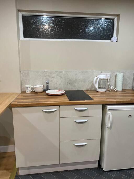 A Spacious Double Bed Studio Stoke-on-Trent Екстер'єр фото